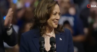 Kamala Harris başkan yardımcısı adayı Tim Walz ile ilk seçim mitingini yaptı