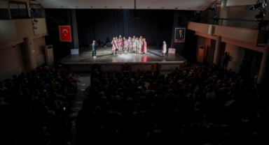 Karşıyaka’da tiyatro kurslarına renkli final