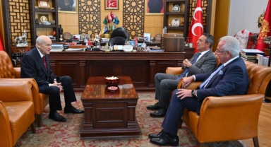 MHP Lideri Bahçeli’den “17-25 Aralık” fotoğrafına ilişkin paylaşım