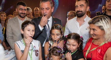 Özel'den İzmir'de deprem düdükleri ile Ankara’ya uyarı!