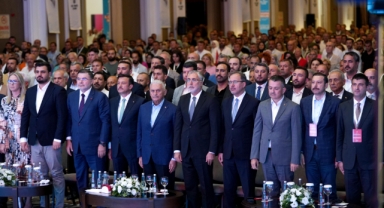 AK Parti İzmir'de 'danışma' mesaisi: Saygılı, Bursalı ve Kasapoğlu'ndan çarpıcı mesajlar!