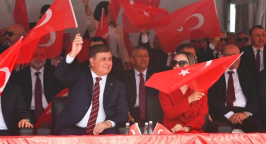 Başkan Tugay'dan 9 Eylül mesajı: İzmir'in dağlarında her daim çiçekler açtıracağız!