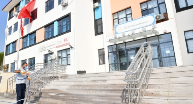Çiğli’de okullara bakım ve onarım desteği