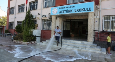 Efes Selçuk’ta okullarda temizlik seferberliği!