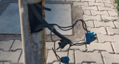 Elektrik kabloları tehlike saçıyor… Korkunç ihmal!