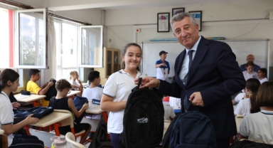 Güzelbahçe Belediyesi’nden öğrencilere destek!