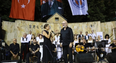 İki yakanın barış ezgileri Efes Selçuk’ta yankılandı