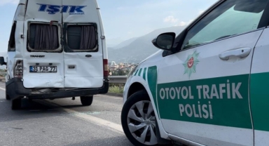 İşçi servisi tankerle çarpıştı: 11 yaralı