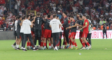 İzmir'de çifte zafer