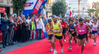 İzmir Maratonu coşkusuyla başladı