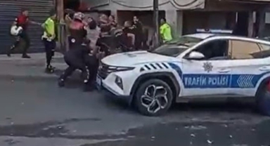 Kavgayı ayırmaya giden polis memurlarına saldırı