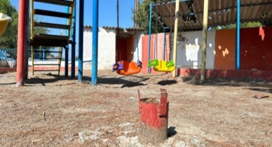 Kınık'ın çocuk parkları tehlike saçıyor... Ebeveynler dikkat!
