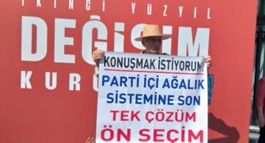 Kurultay öncesi ‘ön seçim’ pankartı!