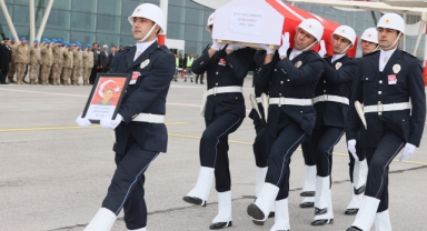 Şehit polis Şeyda Yılmaz’ın cenazesi memleketi Sivas’a getirildi