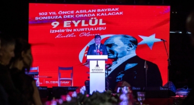 Tugay'dan 9 Eylül resepsiyonunda mesajlar!