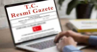 Üç bakan yardımcısı görevden alındı