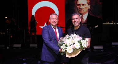 Urla’da kurtuluş coşkusu Haluk Levent’le taçlandı!