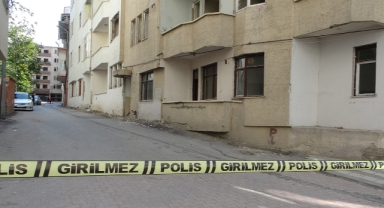 5,9’luk depremle sarsılan Malatya’da ağır hasarlı binalar için güvenlik önemli alınıyor