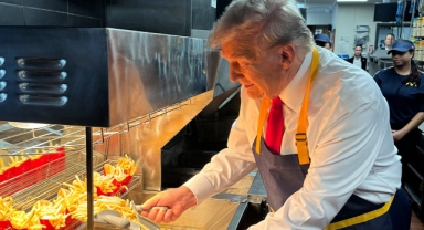 ABD başkan adayı Donald Trump hamburgercide çalıştı