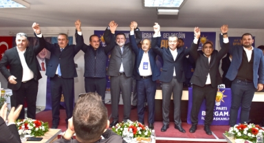 AK Parti Bergama'da kongre tamam! Kim / ne mesaj verdi?