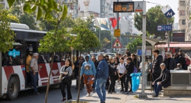 Akıllı duraklara Büyükşehir imzası!