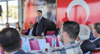 Başkan Önal muhtarlarla buluştu: Bayraklı için gece gündüz çalışıyoruz