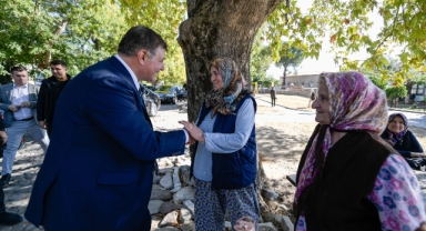Başkan Tugay bu kez Bergama'da konuştu... Büyükşehir'den sorunlara yerinde çözüm!