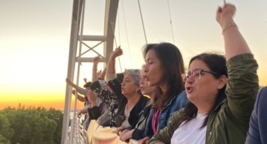 CHP Bayraklı'dan meclis üyesine pankartlı tepki: Kadını alıkoyan sen, suçlayan yine sen!