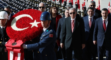 Cumhurbaşkanı Erdoğan başkanlığındaki devlet erkanı Anıtkabir’i ziyaret etti