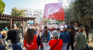 Karşıyaka’da Cumhuriyet Bayramı gururla kutlanıyor!