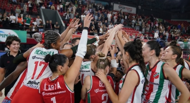 Karşıyaka ve Göztepe, voleybolda durdurulamıyor