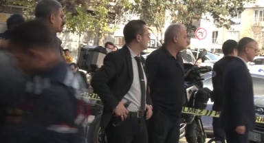 Savcı Yavuz Engin: 'Benimle fotoğraf çektir' diyerek tehdit eden çete üyesi ile böyle fotoğraf çekti