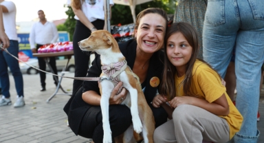 Selçuk'ta anlamlı kutlama: Yuvam olur musun?
