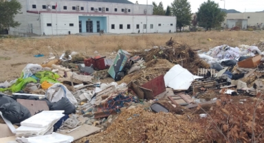 Türkmen yine yanıltmadı… Çöp dağları Kemalpaşa’nın kaderi mi?