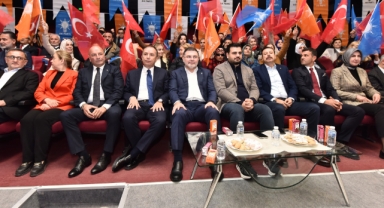 AK Parti Urla kongresinden mesaj seli!