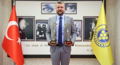 Başkan Duman’a iki ödül birden... Yılın Belediye Başkanı seçildi!