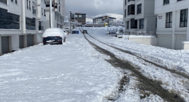 Bolu’da kar kalınlığı 30 santimetreye ulaştı