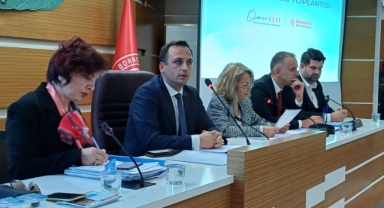 Bornova’da gündem Esenyurt… CHP siyasi dedi AK Parti yargı deyip karşı çıktı!