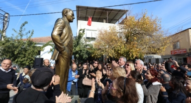 Çamlı’ya Atatürk’ün Yeni Heykeli Dikildi