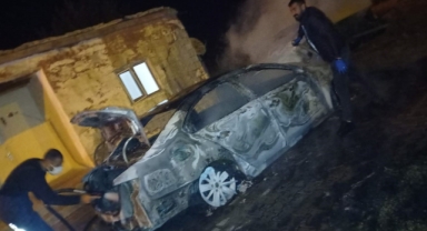 Cinnet getiren baba, oğlu ve damadını yaralayarak otomobilini yaktı