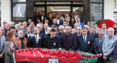 İlk tören CHP İzmir İl Başkanlığında... Selçuk Ayhan'a veda!