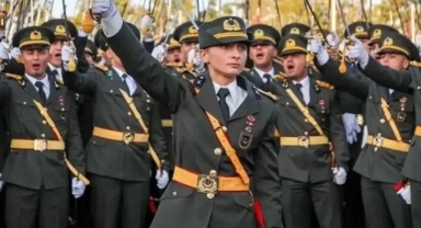 İzmir Barosu'ndan 'disiplin' kararına tepki: Teğmenlerin yanındayız!
