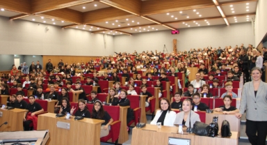 İzmir’de çocukların da meclisi var... Başkan Tugay’a teşekkür!