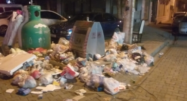 Karşıyaka’da çöp dağları… Vatandaş tepkili!
