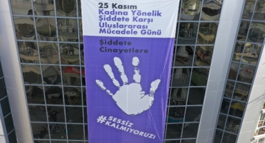 Konak’tan şiddete karşı dev afiş: Sessiz kalmıyoruz!