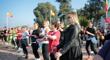 Konaklı kadınlar açık havada zumba ile stres attı
