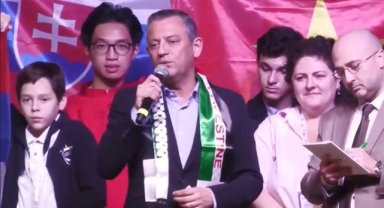 Özel'den 'Robot Olimpiyatları'nda 'barış' mesajları: Ukrayna ve Filistin'de çocuklar ölmesin