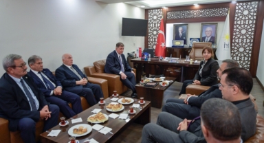 Tugay’dan İYİ Parti İzmir'e ziyaret... Hükümete 'körfez' ve 'SGK' çıkışı!