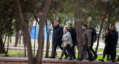 Başkan Tugay yerinde inceledi... Hasanağa Bahçesi yenileniyor!