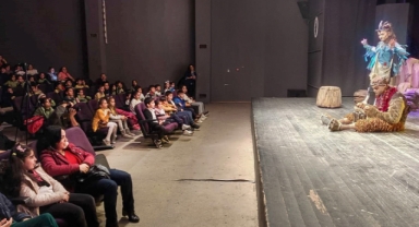 BBŞT’den Bornovalı miniklere tiyatro şöleni